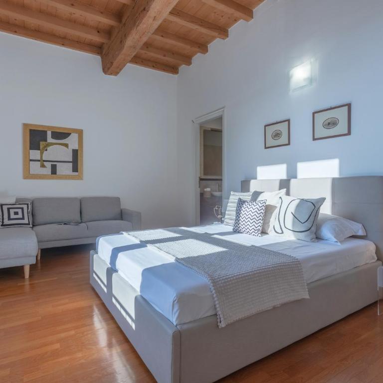 GuestHost - Palazzo Manfredini Exclusive & Deluxe Apartment - Two-Bedroom Apartment - 13