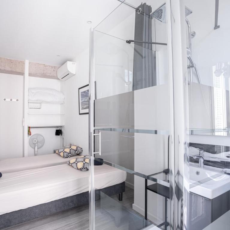 Cannes Experience Pastour Privatize 6 aparts 10bedrooms&9baths 11doublebeds with his duplexpenthouse ROOFTOP close palais congres beaches et Suquet - Maison de Vacances - 19