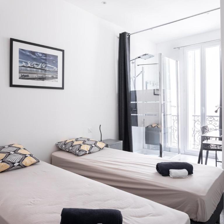 Cannes Experience Pastour Privatize 6 aparts 10bedrooms&9baths 11doublebeds with his duplexpenthouse ROOFTOP close palais congres beaches et Suquet - Maison de Vacances - 23