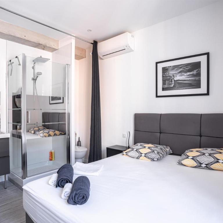Cannes Experience Pastour Privatize 6 aparts 10bedrooms&9baths 11doublebeds with his duplexpenthouse ROOFTOP close palais congres beaches et Suquet - Maison de Vacances - 32