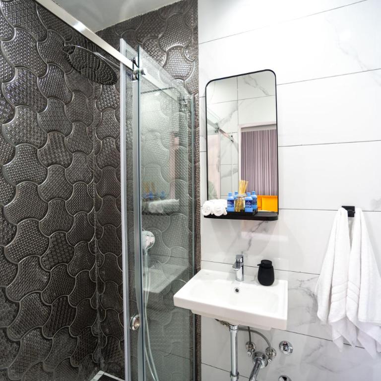 Natali luxury suites- mini rooms - Mala Dvokrevetna Soba sa Bračnim Krevetom - 13