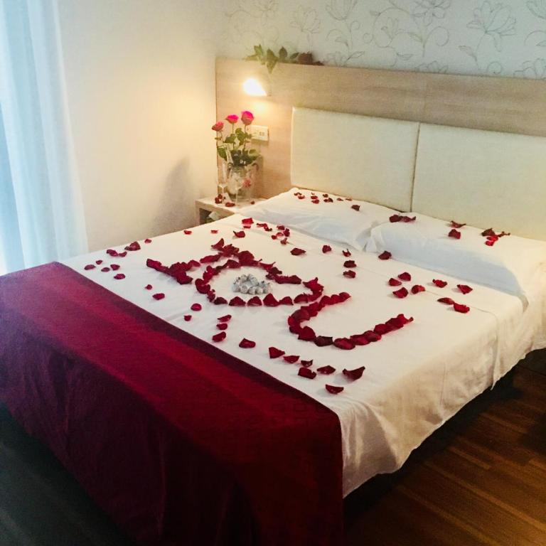 Hotel Monica - Camera Matrimoniale/Doppia con Letti Singoli - 3