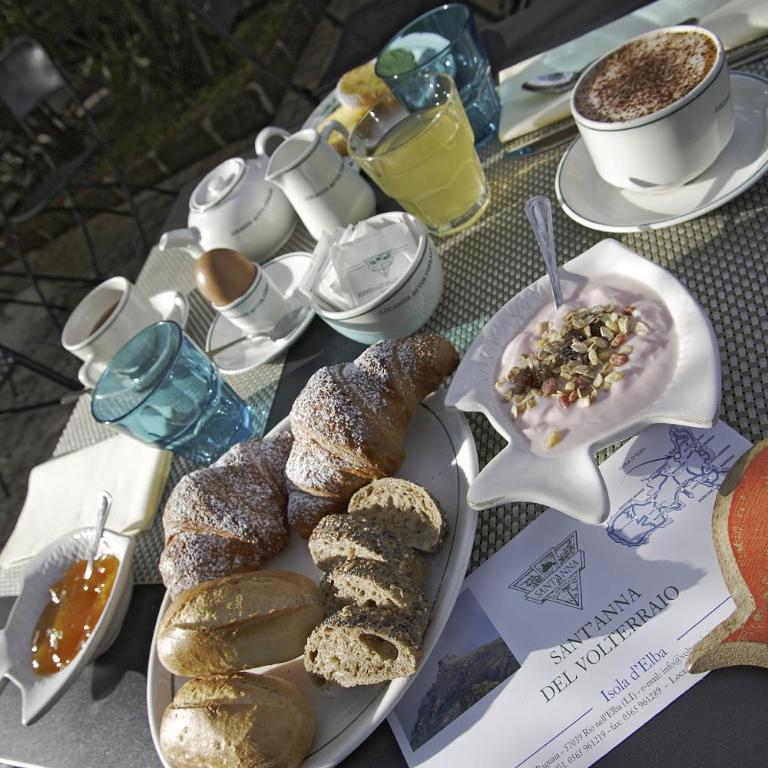 Hotel & Resort Sant'Anna Del Volterraio - Double or Twin Room with Terrace - 1