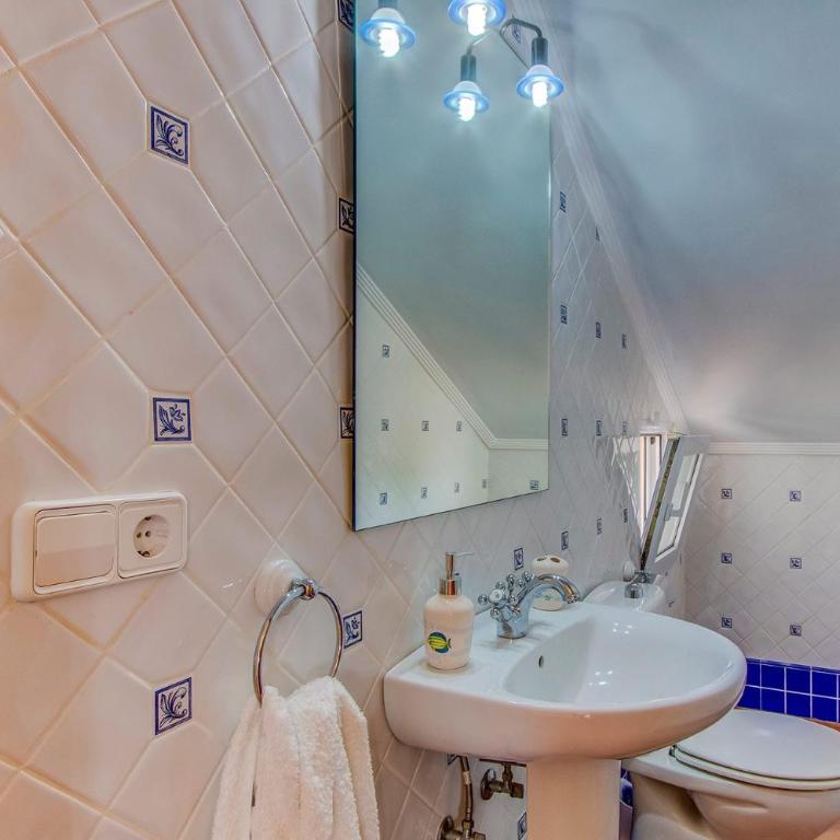 Villa Alvaro by Villa Plus - Villa - 24