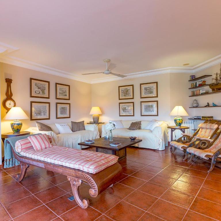 Townhouse with pool and mountain views, just 5 min - Casa de 4 dormitorios - 14