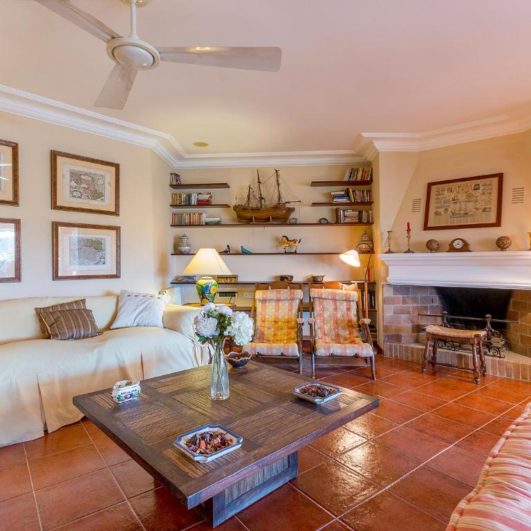 Townhouse with pool and mountain views, just 5 min - Casa de 4 dormitorios - 15