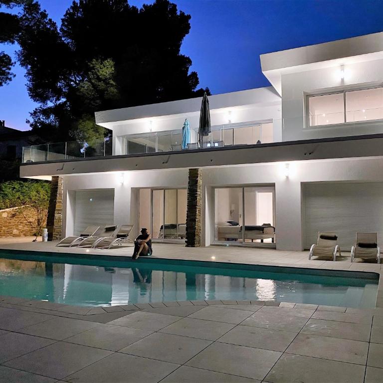 Villa 6 Chambres, Piscine, vue Mer, à Proximité de la Plage , Cavalaire-sur-mer - Villa - 5