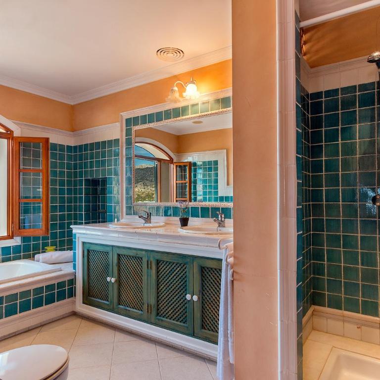 Townhouse with pool and mountain views, just 5 min - Casa de 4 dormitorios - 46