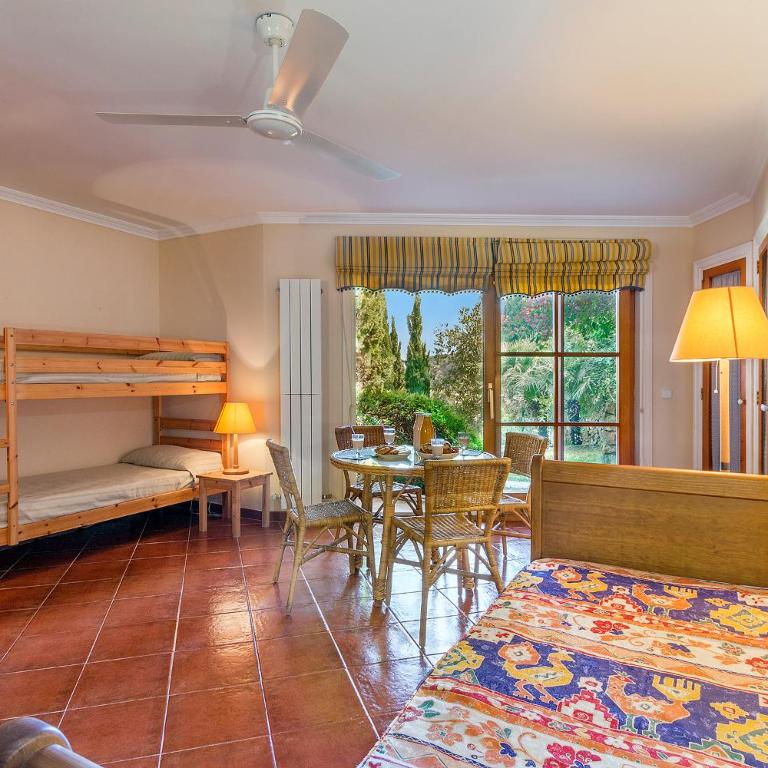 Townhouse with pool and mountain views, just 5 min - Casa de 4 dormitorios - 50