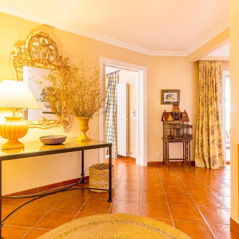 Townhouse with pool and mountain views, just 5 min - Casa de 4 dormitorios - 35