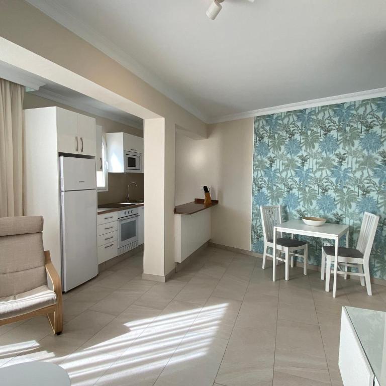 Bungalows Granada Beach - Apartamento con vistas a la piscina - 2