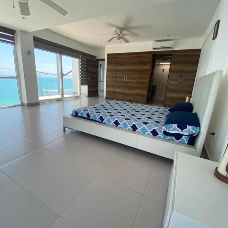 Departamentos frente al mar en Resort Playa Azul-Tonsupa - Apartamento Dúplex - 4