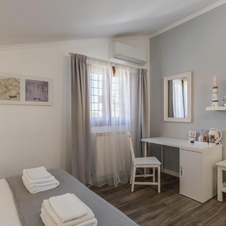B&B L'Ulivo Fiumicino - Camera Matrimoniale - 8