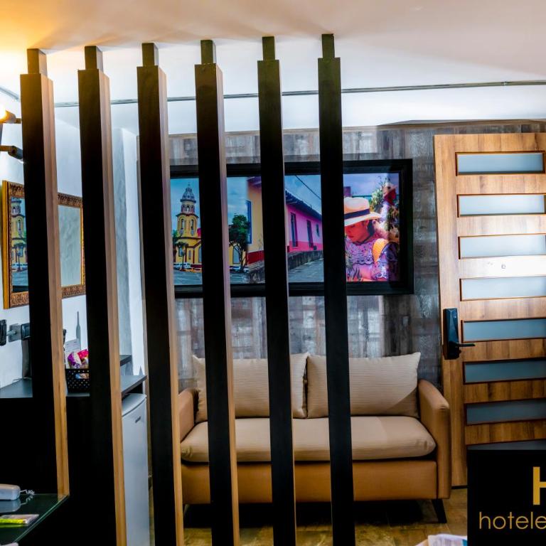 La Floresta de Cite Hotel - King Suite with Balcony - 2