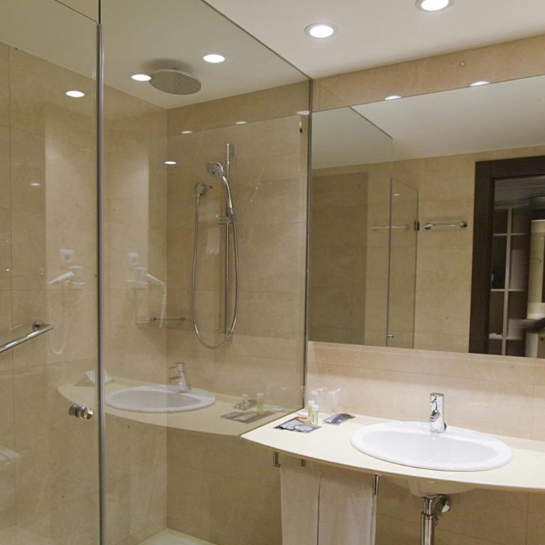 Hotel Gran Ultonia - Habitación Doble - 2 camas - 5