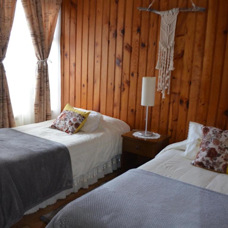 Hostal Los Pinos - Habitación Doble con baño privado - 2 camas - 4