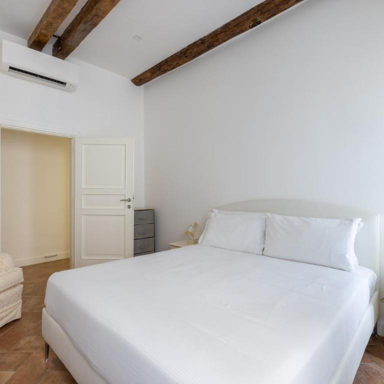 Mommy's - Pantheon house - Large Two-Bedroom Apartment - 13