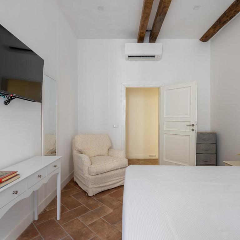 Mommy's - Pantheon house - Large Two-Bedroom Apartment - 14