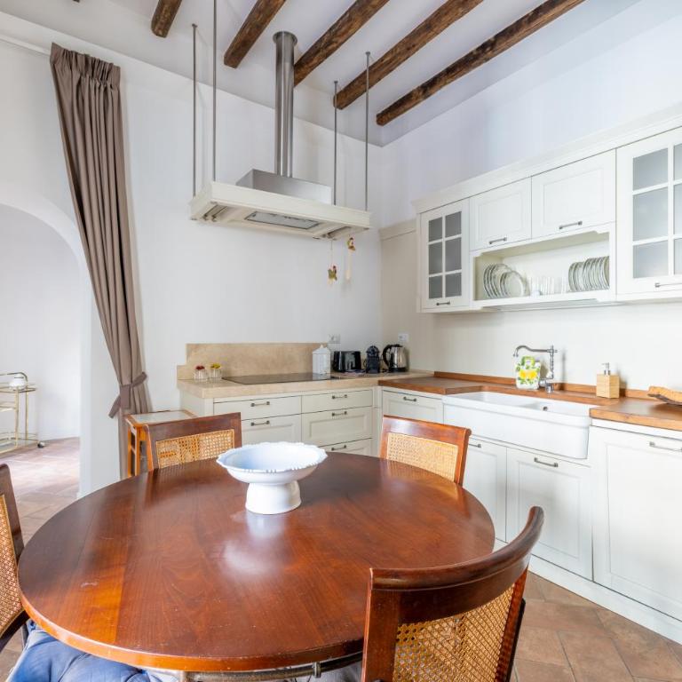 Mommy's - Pantheon house - Large Two-Bedroom Apartment - 22