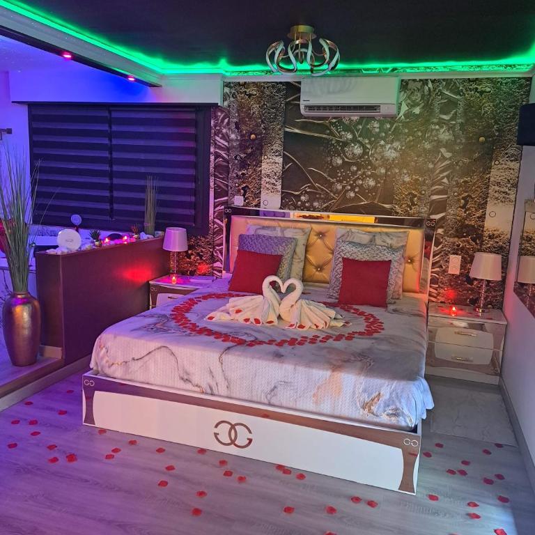 L'Aurore Love Room de prestige jacuzzi sauna piscine chauffée cuisine - Maison 1 Chambre - 29