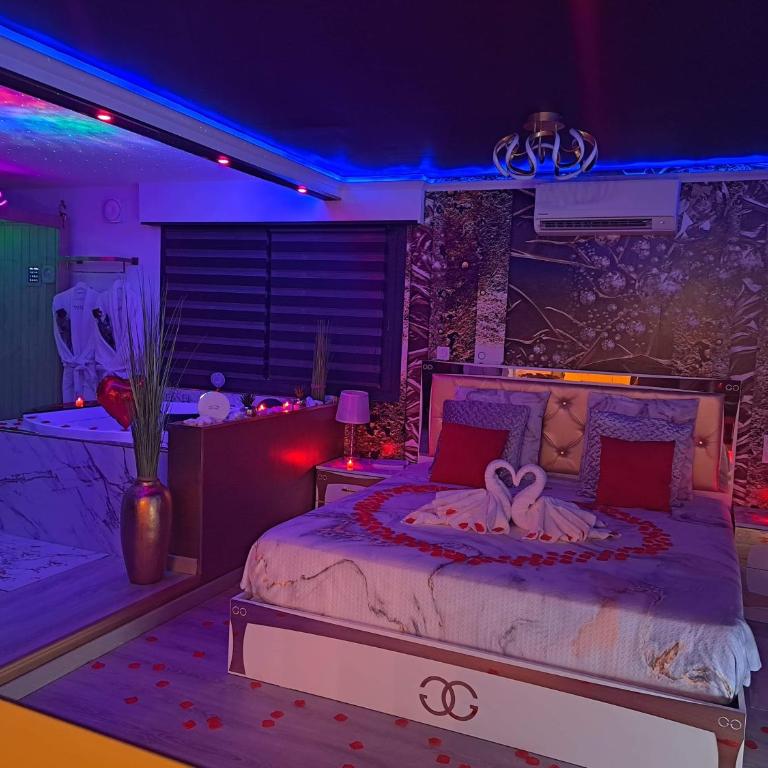L'Aurore Love Room de prestige jacuzzi sauna piscine chauffée cuisine - Maison 1 Chambre - 46