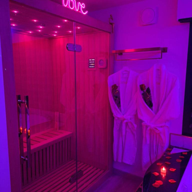 L'Aurore Love Room de prestige jacuzzi sauna piscine chauffée cuisine - Maison 1 Chambre - 10
