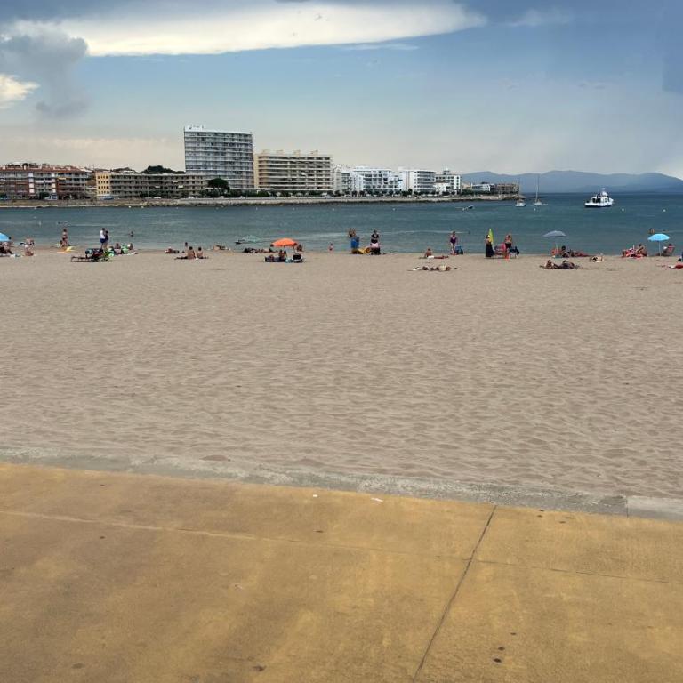 Apartamento en la playa. Free Parking. Free WiFi - Apartamento de 1 dormitorio - 2