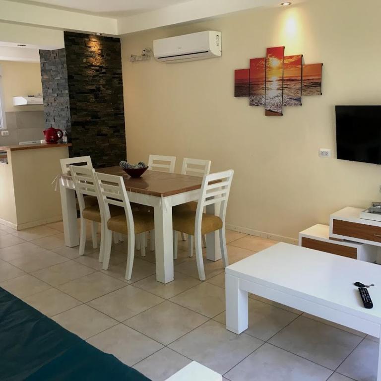 Cabañas Sendero de Pinos - Alquileres RV - Bungalow de 2 dormitorios - 1
