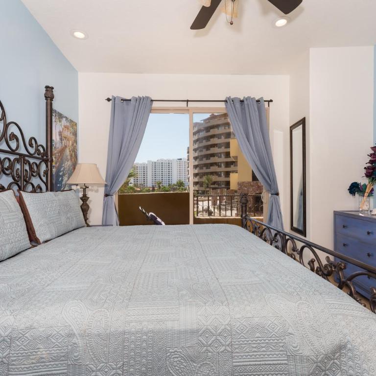 Bella Sirena Luxury Condo 205-B - Two-Bedroom Apartment - 19