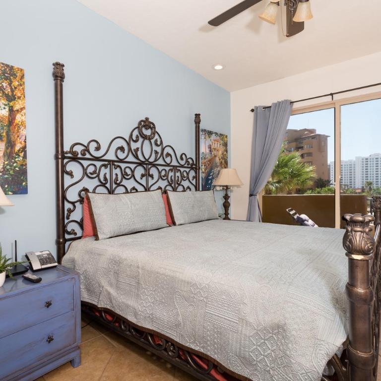 Bella Sirena Luxury Condo 205-B - Two-Bedroom Apartment - 17