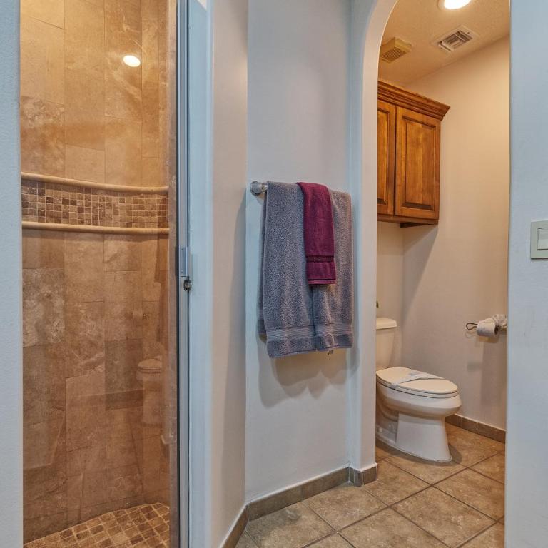 Bella Sirena Luxury Condo 205-B - Two-Bedroom Apartment - 16