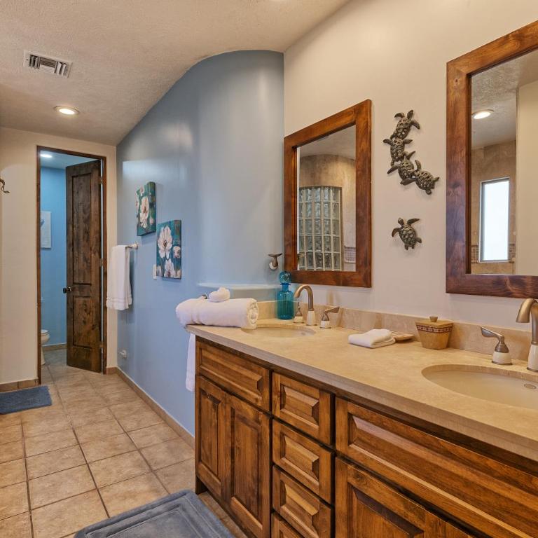 Bella Sirena Luxury Condo 205-B - Two-Bedroom Apartment - 15