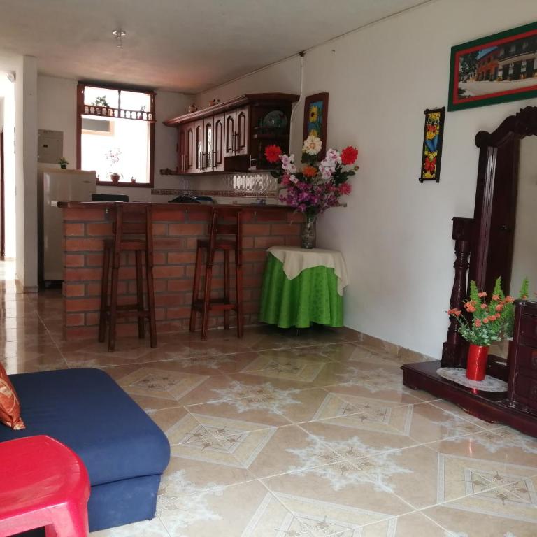 Las Orquídeas Jardín Casa Hotel - Three-Bedroom House - 4