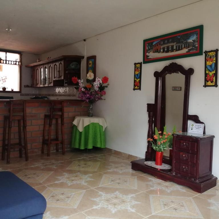 Las Orquídeas Jardín Casa Hotel - Three-Bedroom House - 3