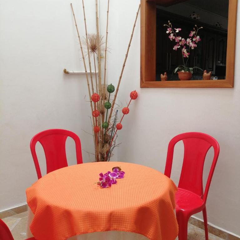 Las Orquídeas Jardín Casa Hotel - Three-Bedroom House - 11
