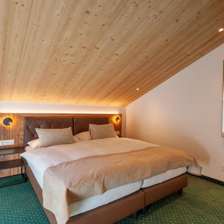 Hotel Jägerhof - Attika-Familiensuite mit Blick auf das Matterhorn - 5