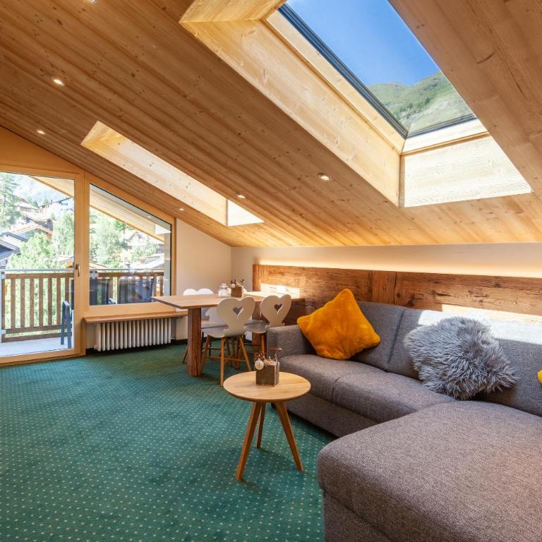 Hotel Jägerhof - Attika-Familiensuite mit Blick auf das Matterhorn - 11
