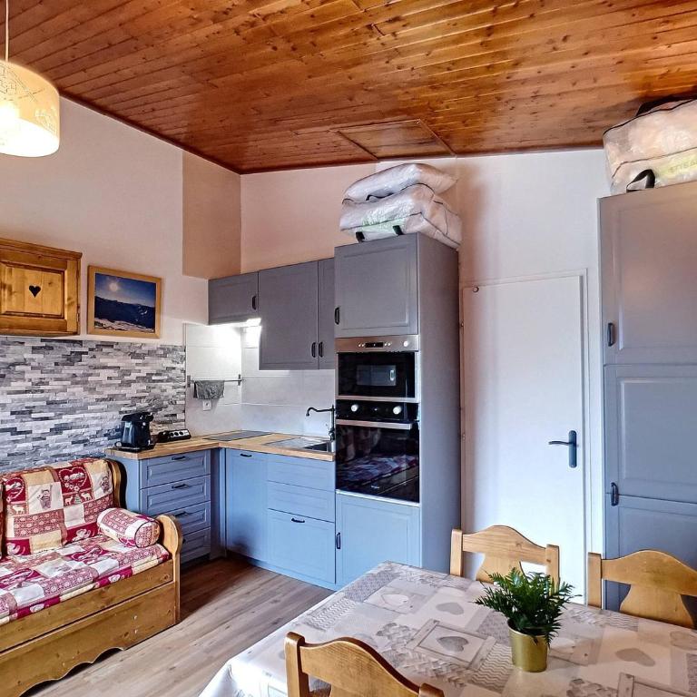 Studio rénové 4 pers, ski aux pieds - FR-1-178-183 - Studio - 1