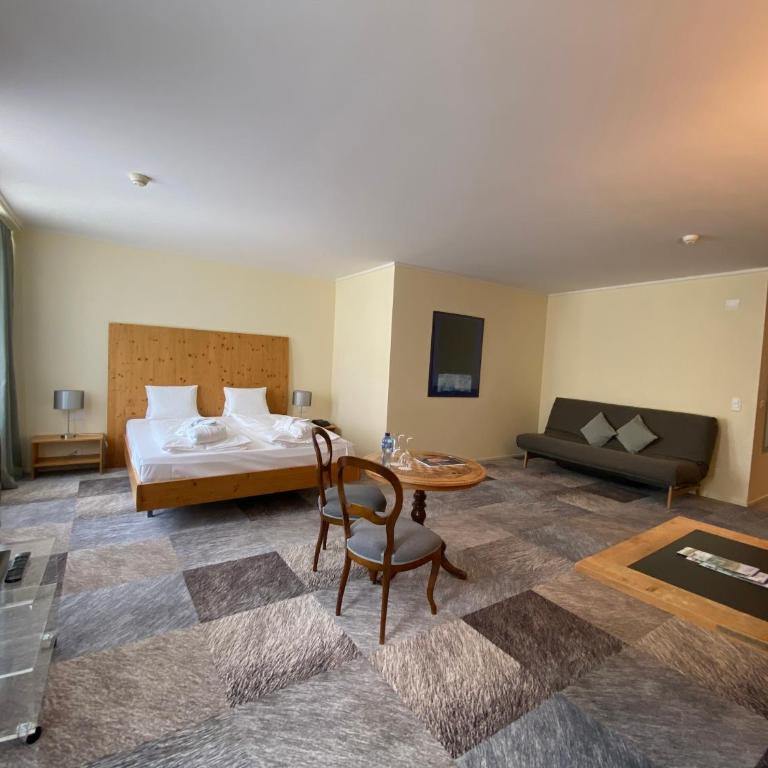 Thermal Hotels & Walliser Alpentherme Leukerbad - Superior Suite Grand Bain - 4