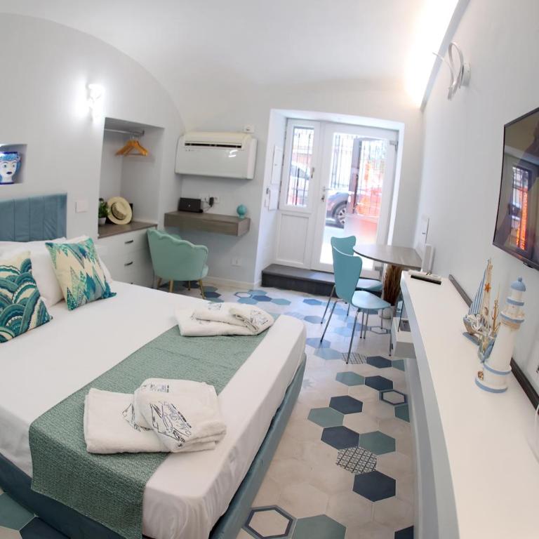 Suite Na' poesia Mergellina - One-Bedroom Apartment - 2