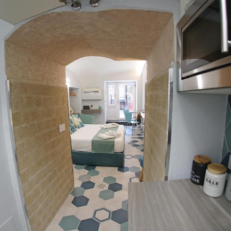 Suite Na' poesia Mergellina - One-Bedroom Apartment - 9