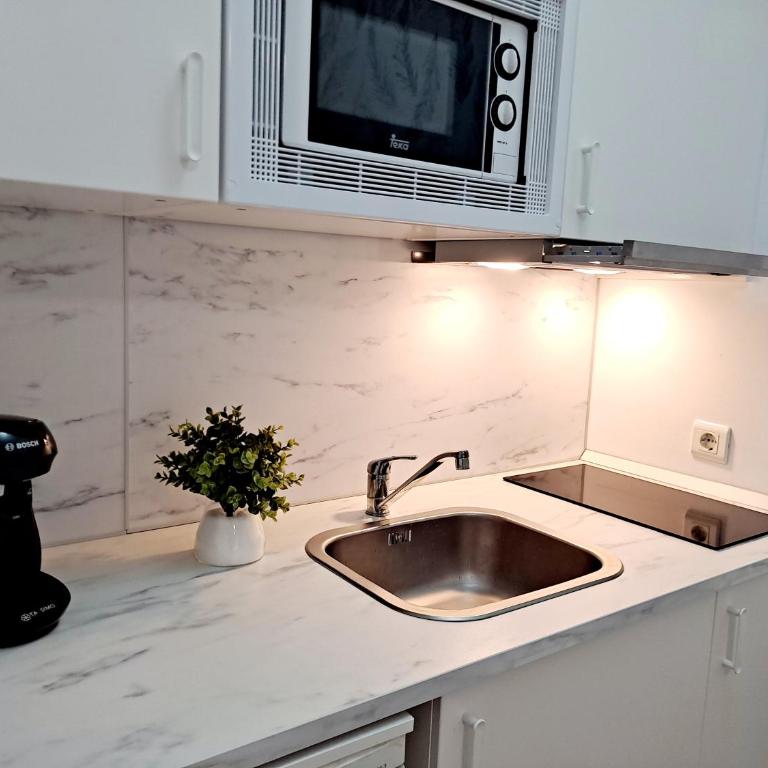 Apartamento acogedor con la mejor ubicación. - Estudio - 4
