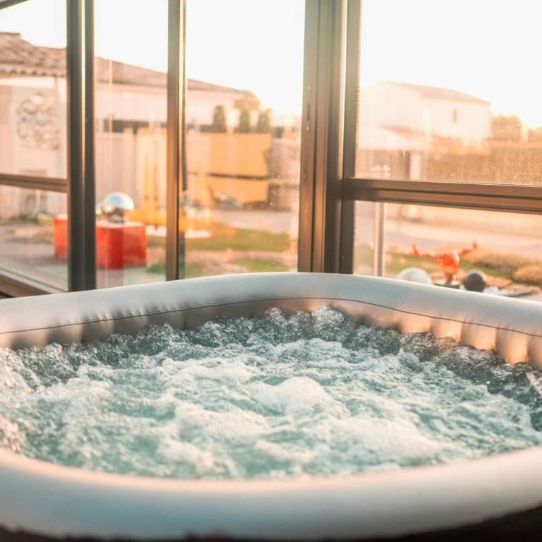 L'Aurore Love Room de prestige jacuzzi sauna piscine chauffée cuisine - Maison 1 Chambre - 7
