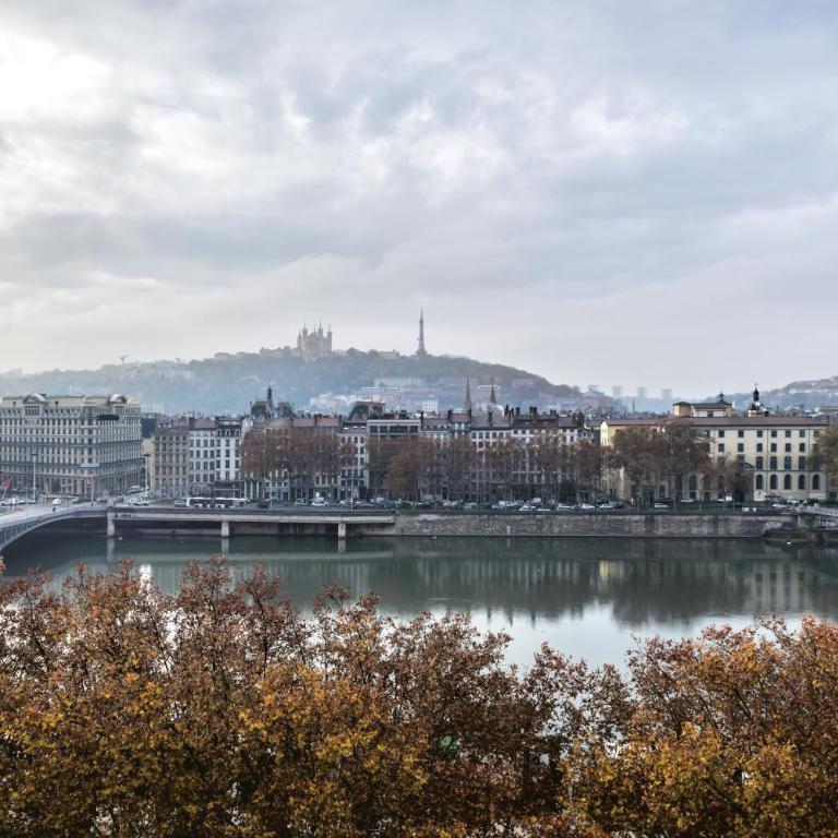OKKO Hotels Lyon Centre - Chambre Premium - Vue sur Rhône - 11