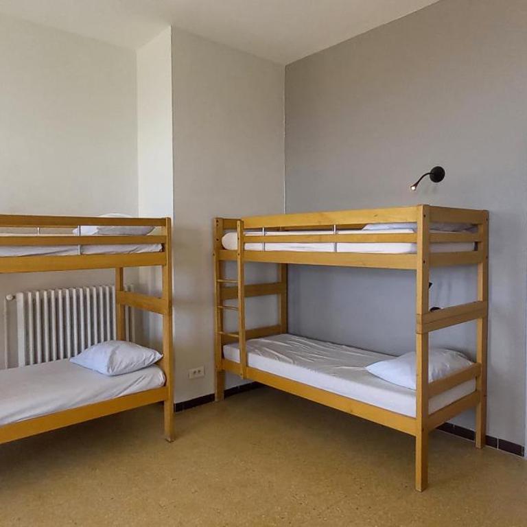 Auberge de Jeunesse HI Marseille Bois-Luzy - Bed in 6-Bed Male Dormitory – Shared Bathroom - 2