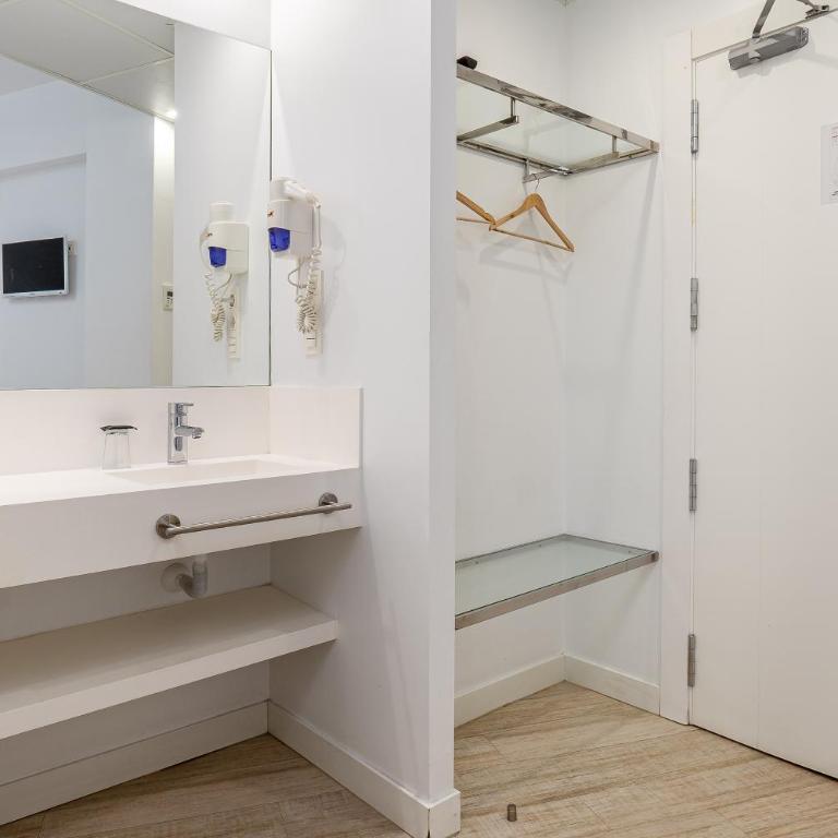 AMC Granada Hostal - Single Room - 8