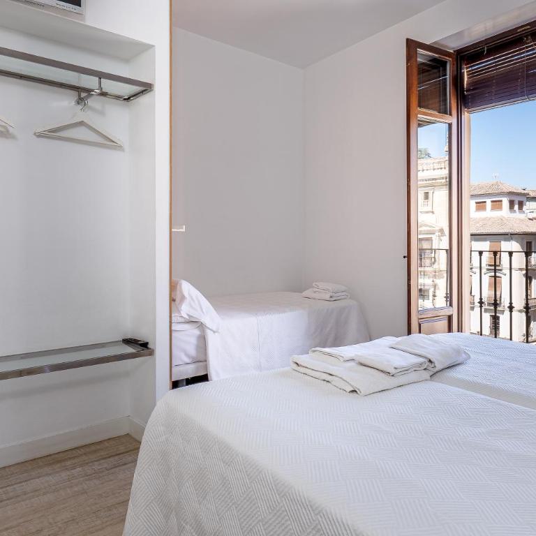 AMC Granada Hostal - Triple Room - 9