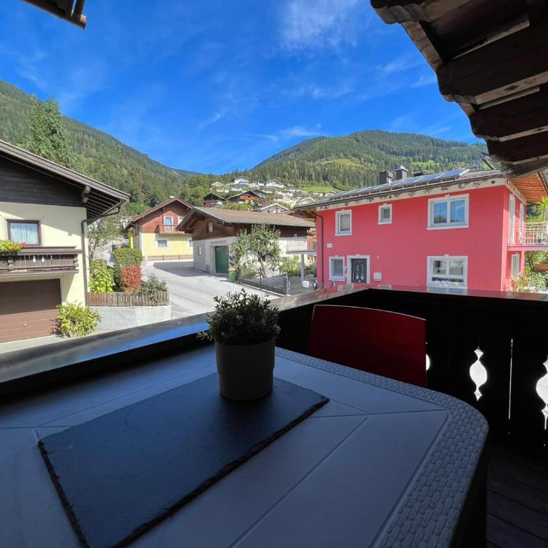 Apartments Chalet Sonnentanz - Comfort Apartment mit 3 Schlafzimmern und Balkon - 3