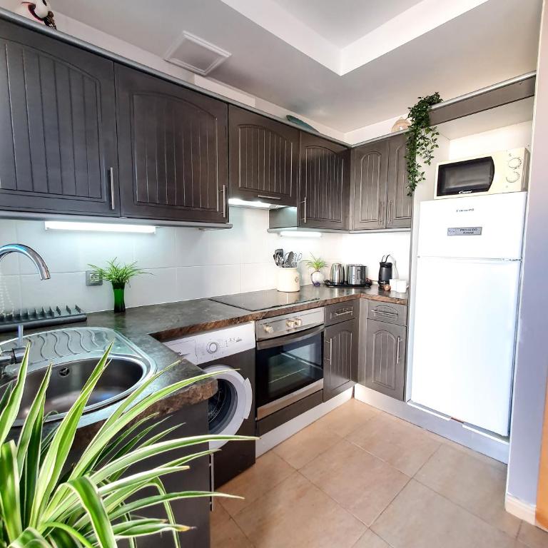 Deluxe Home from Home in Caleta de Fuste - Two-Bedroom Apartment - 9