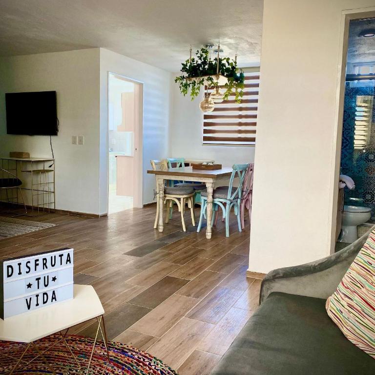 Muy cómodo y moderno departamento en Zona Andares - Apartamento de 3 dormitorios - 4